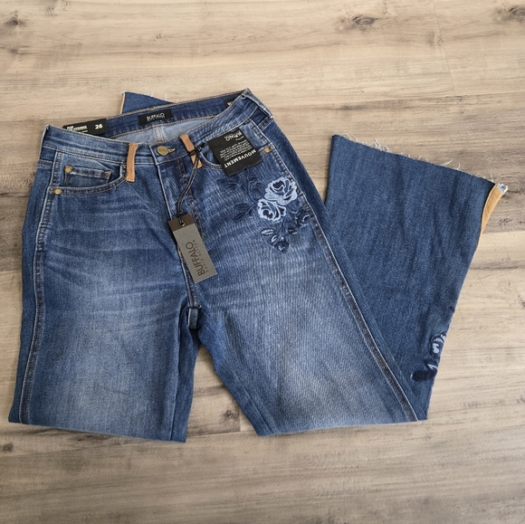 NWT - Buffalo David Bitton High Rise Leg Opening Embroidered Jeans 26 - Picture 12 of 15